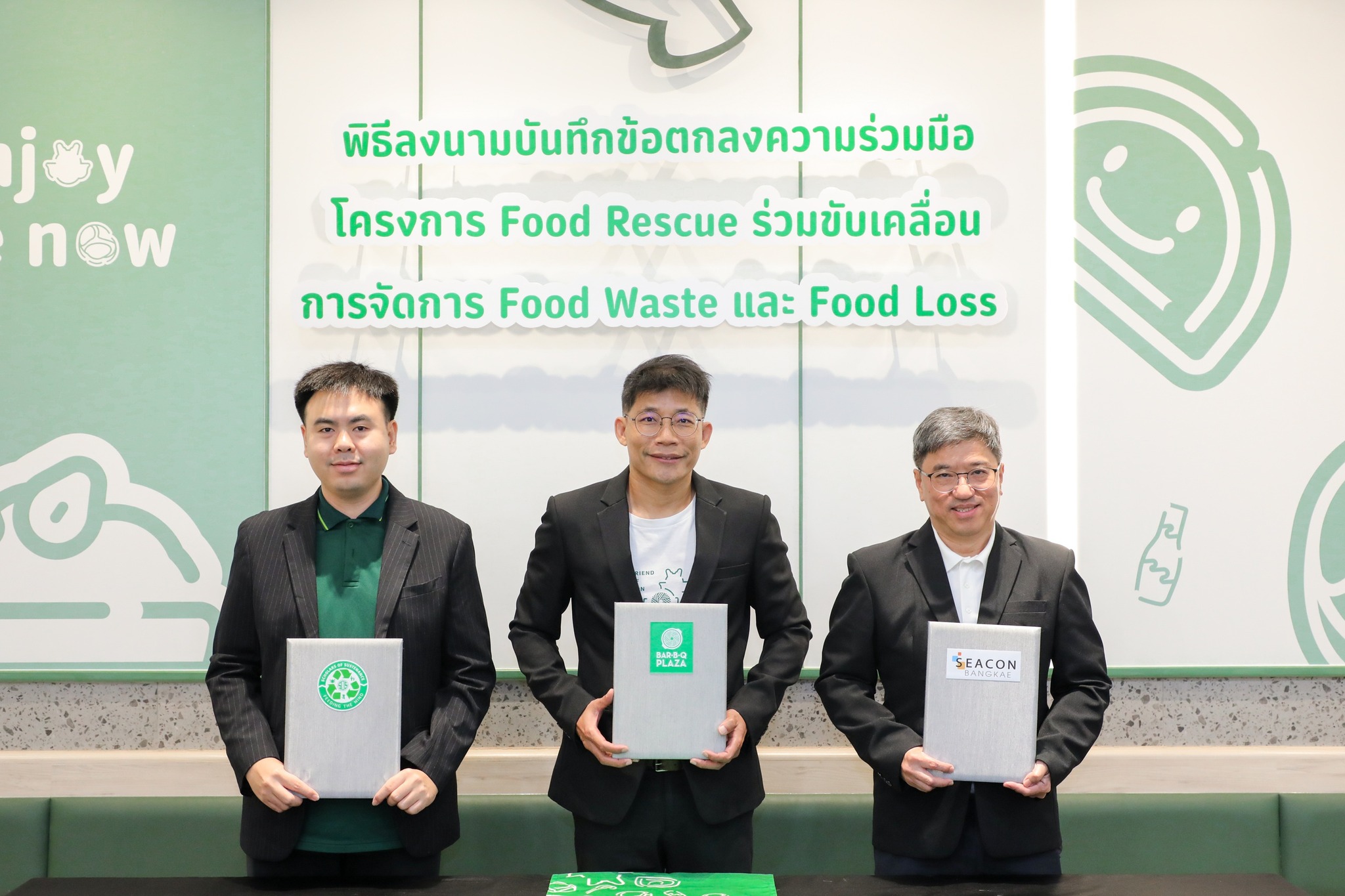 บาร์บีคิวพลาซ่า ผนึกกำลัง Green Partner SOS Thailand และ ศูนย์การค้าซีคอน บางแค เปลี่ยนอาหารส่วนเกินเป็น “มื้ออบอุ่นที่มีความหมาย” นำร่อง “วัดจันทร์ประดิษฐาราม”